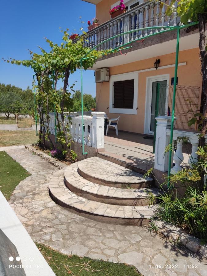 Apartmani Bruna Bilice Vrulje  Exterior photo